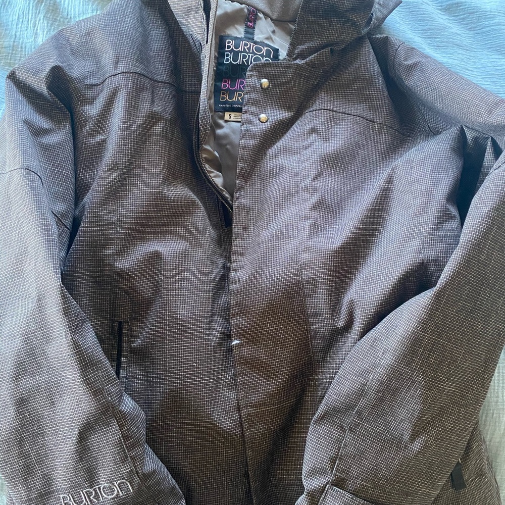 Button snowboarding jacket